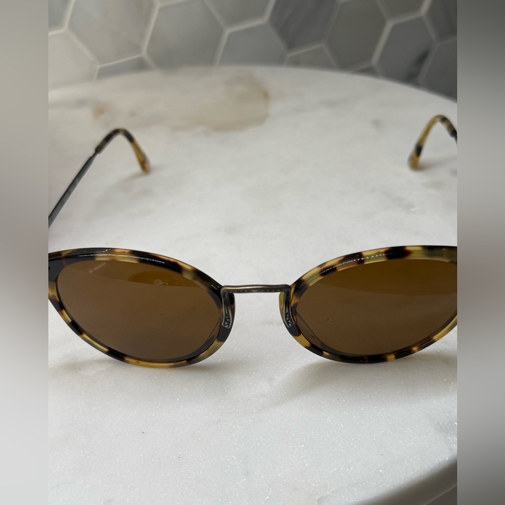 Vintage Giorgio Armani sunglasses - Picture 2 of 9